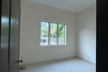 Single Storey Semi D Near to Bandar Muar Below Market