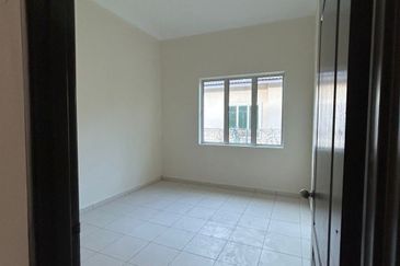 Single Storey Semi D Near to Bandar Muar Below Market