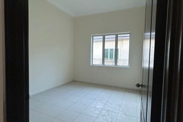 Single Storey Semi D Near to Bandar Muar Below Market