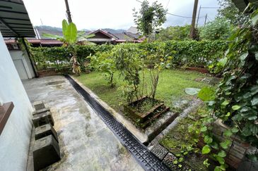 Taman Pinggiran Batu Caves
