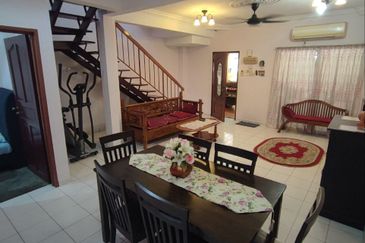 Taman Pinggiran Putra