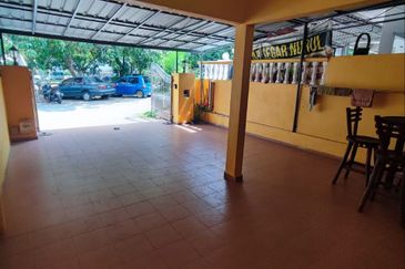 Taman Pinggiran Putra