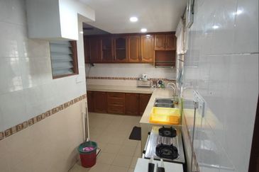 Taman Pinggiran Putra