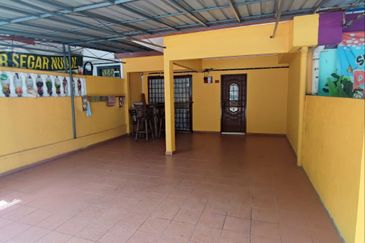 Taman Pinggiran Putra