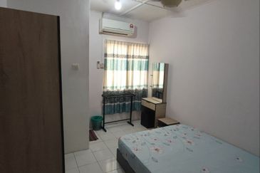 Taman Pinggiran Putra