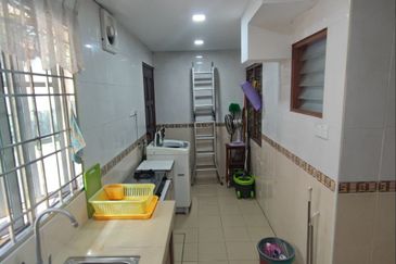 Taman Pinggiran Putra