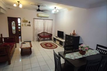 Taman Pinggiran Putra