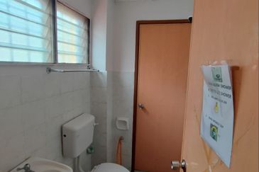 Taman Pinggiran Putra