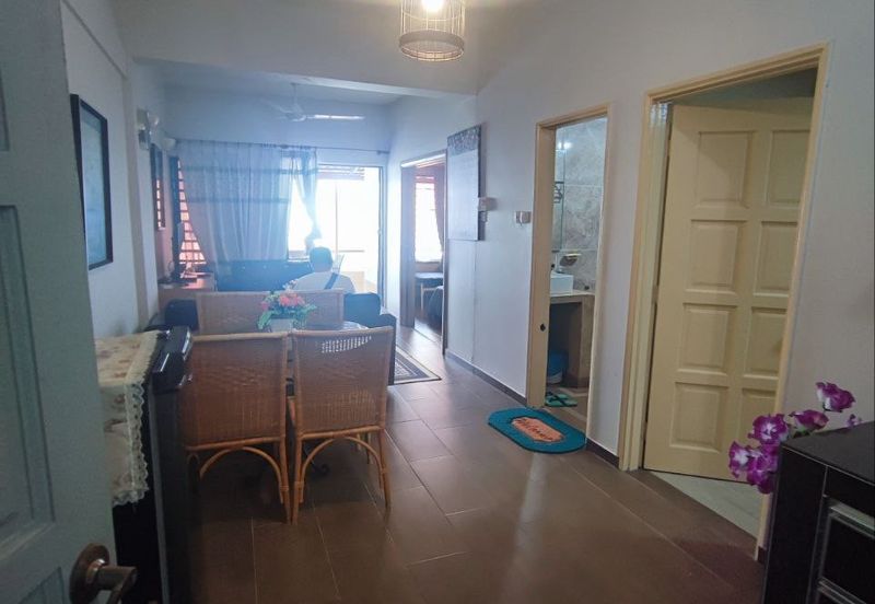 Paradise Lagoon Apartment