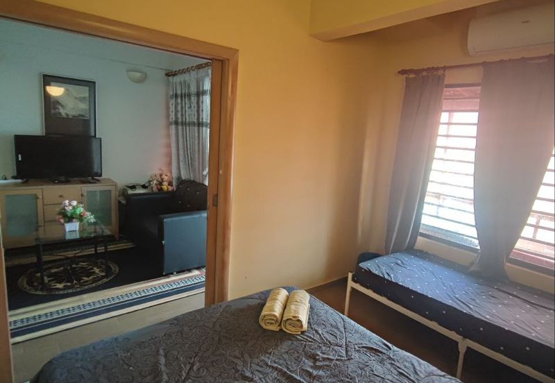 Paradise Lagoon Apartment