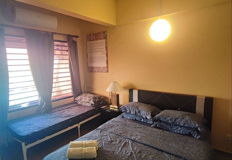 Paradise Lagoon Apartment