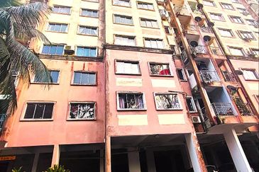 Menara Jade (Jade Tower), Taman Bukit Indah