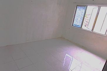 Angsana Apartment @ Taman Raintree