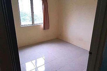 Angsana Apartment @ Taman Raintree