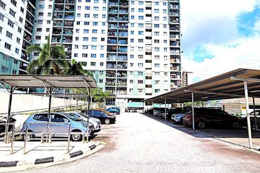 Angsana Apartment @ Taman Raintree