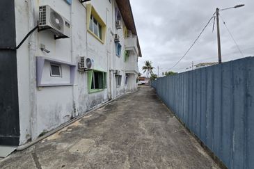 Klebang Besar, Melaka City | 3 Storey Budget Hotel - For Sale