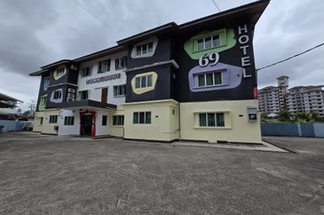 Klebang Besar, Melaka City | 3 Storey Budget Hotel - For Sale