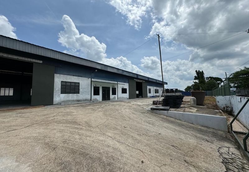 Kawasan Perindustrian Alor Gajah - Warehouse Factory for Rent