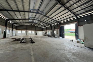 Kawasan Perindustrian Alor Gajah - Warehouse Factory for Rent