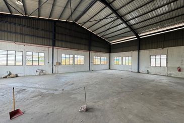 Kawasan Perindustrian Alor Gajah - Warehouse Factory for Rent