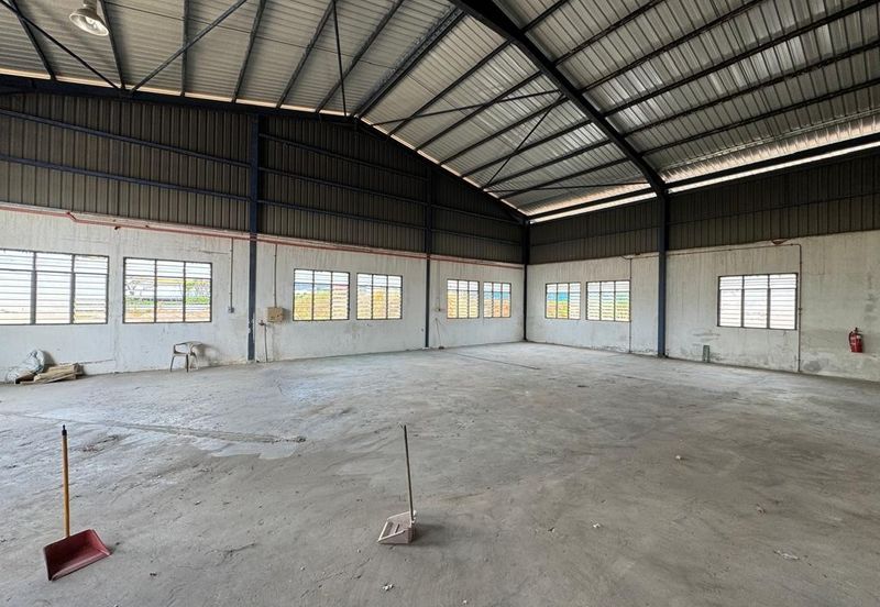 Kawasan Perindustrian Alor Gajah - Warehouse Factory for Rent