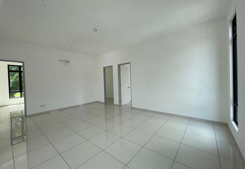 🏡 Taman Sutera Seksyen 2, Batu Berendam | Double Storey Corner Bungalow for Sale! ✈️