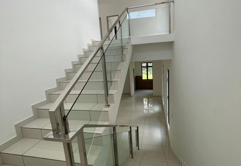 🏡 Taman Sutera Seksyen 2, Batu Berendam | Double Storey Corner Bungalow for Sale! ✈️