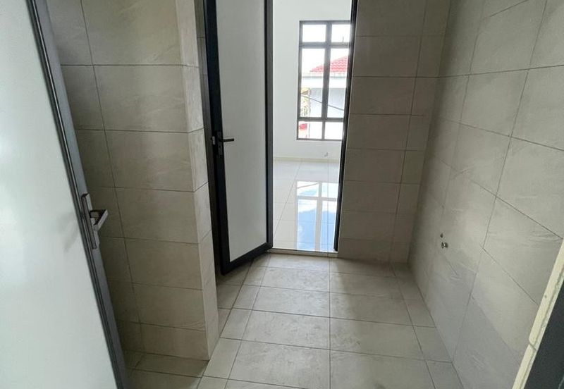 🏡 Taman Sutera Seksyen 2, Batu Berendam | Double Storey Corner Bungalow for Sale! ✈️