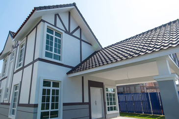 Taman Anjung Gapam – 1.5 Storey Corner Bungalow | Showhouse Unit | Fully Furnished | 5R3B | RM800K (Nego)