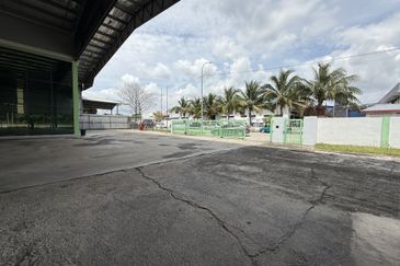 Kawasan Perindustrian Pulau Sebang, Alor Gajah/Tampin -Detached Factory with 2-Storey Office Building