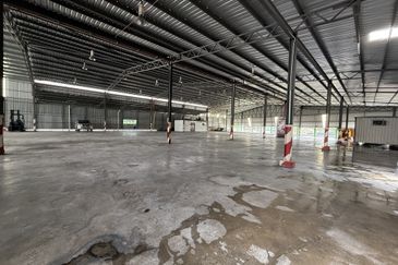 Kawasan Perindustrian Pulau Sebang, Alor Gajah/Tampin -Detached Factory with 2-Storey Office Building