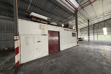 Kawasan Perindustrian Pulau Sebang, Alor Gajah/Tampin -Detached Factory with 2-Storey Office Building