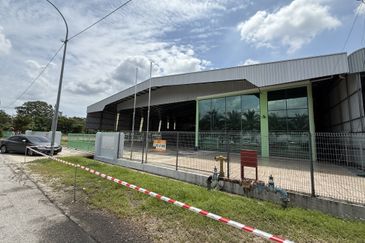 Kawasan Perindustrian Pulau Sebang, Alor Gajah/Tampin -Detached Factory with 2-Storey Office Building