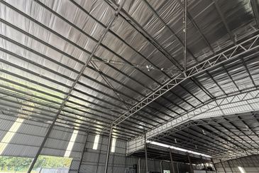 Kawasan Perindustrian Pulau Sebang, Alor Gajah/Tampin -Detached Factory with 2-Storey Office Building