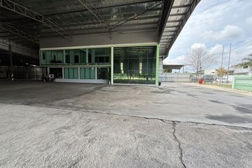 Kawasan Perindustrian Pulau Sebang, Alor Gajah/Tampin -Detached Factory with 2-Storey Office Building