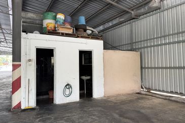Kawasan Perindustrian Pulau Sebang, Alor Gajah/Tampin -Detached Factory with 2-Storey Office Building