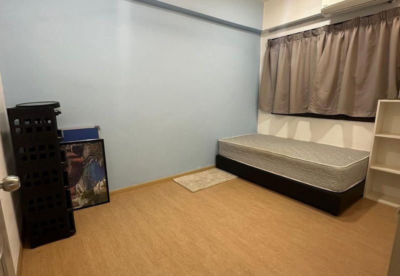 Straits Court Condominium Pasir Emas