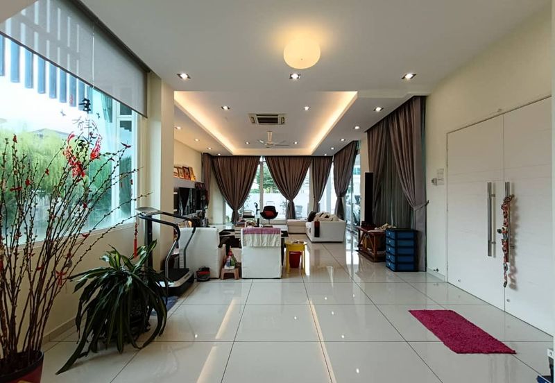 Taman Saujana Heights