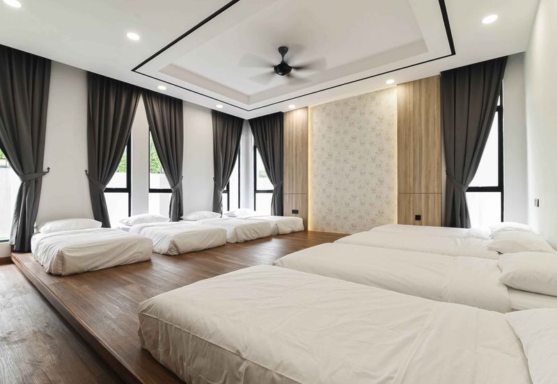 Ayer Keroh , Melaka - Bungalow Villa | FREEHOLD | Renovated | Fully Furnished | For Sale