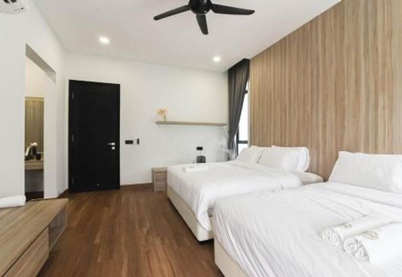 Ayer Keroh , Melaka - Bungalow Villa | FREEHOLD | Renovated | Fully Furnished | For Sale