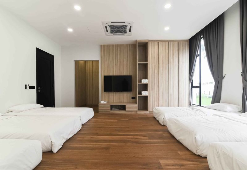 Ayer Keroh , Melaka - Bungalow Villa | FREEHOLD | Renovated | Fully Furnished | For Sale