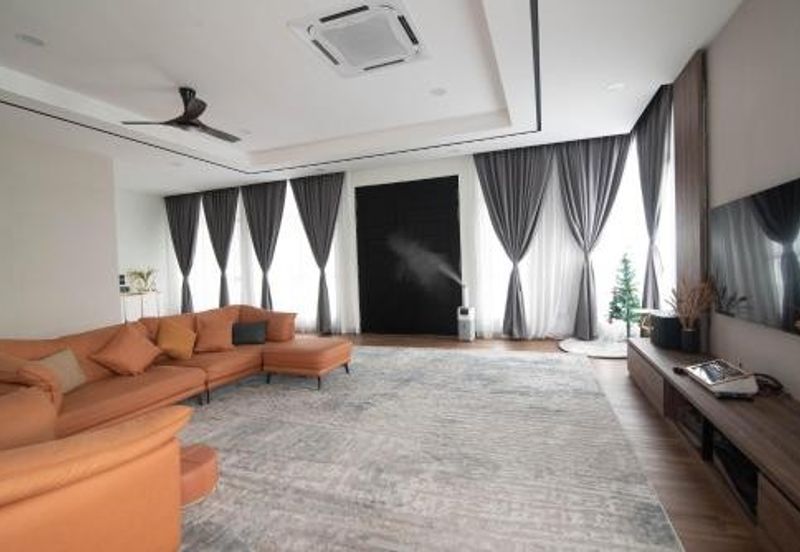 Ayer Keroh , Melaka - Bungalow Villa | FREEHOLD | Renovated | Fully Furnished | For Sale