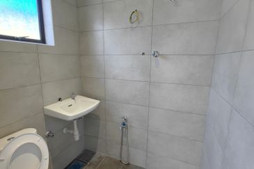 [Freehold - Below Bank Value] Double Storey Terrace , Bukit Beruang, Ayer Keroh Melaka