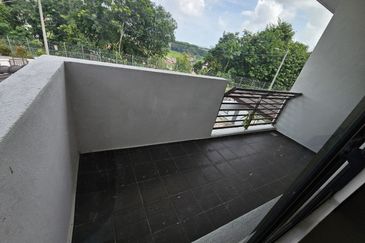 TAMAN PUNCAK BERTAM (MALIM HILL PARK)