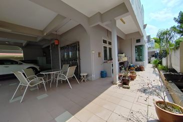 [Freehold] Double Storey Semi-D, Batu Berendam, Melaka