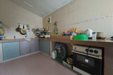 [Freehold] Double Storey Semi-D, Batu Berendam, Melaka