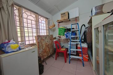 [Freehold] Double Storey Semi-D, Batu Berendam, Melaka