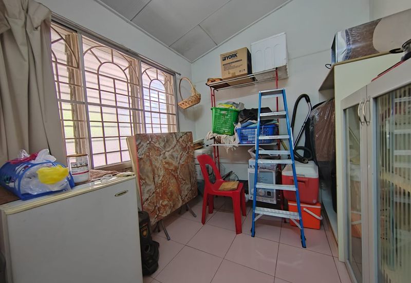 [Freehold] Double Storey Semi-D, Batu Berendam, Melaka