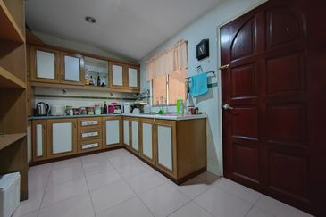 [Freehold] Double Storey Semi-D, Batu Berendam, Melaka