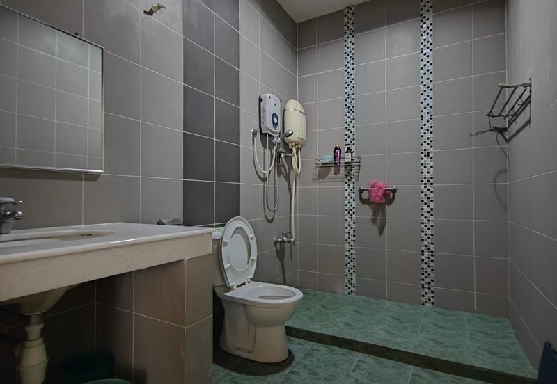 [Freehold] Double Storey Semi-D, Batu Berendam, Melaka